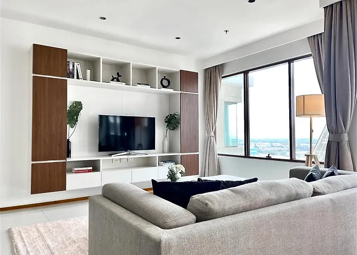 Near Bts L Large105sqm L Fully Furnish L Sauna * 曼谷