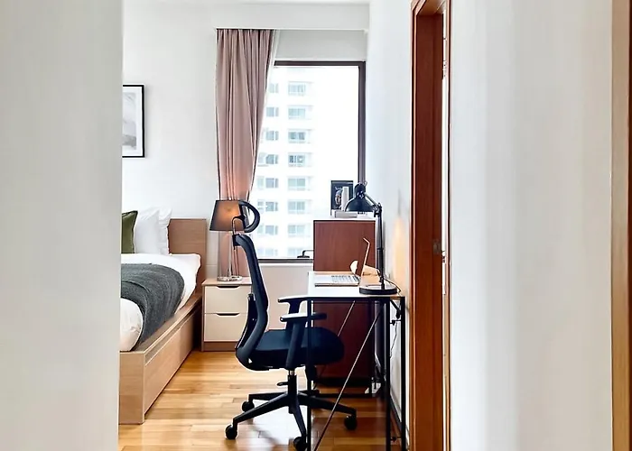 度假居 Near Bts L Large105sqm L Fully Furnish L Sauna *
