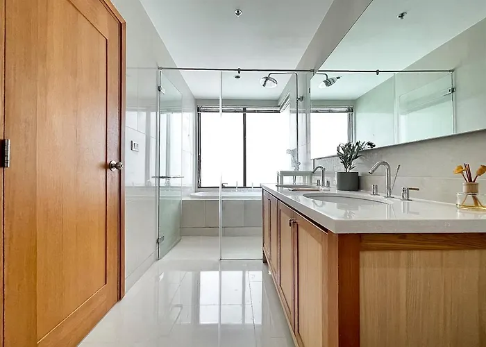 Near Bts L Large105sqm L Fully Furnish L Sauna * 曼谷